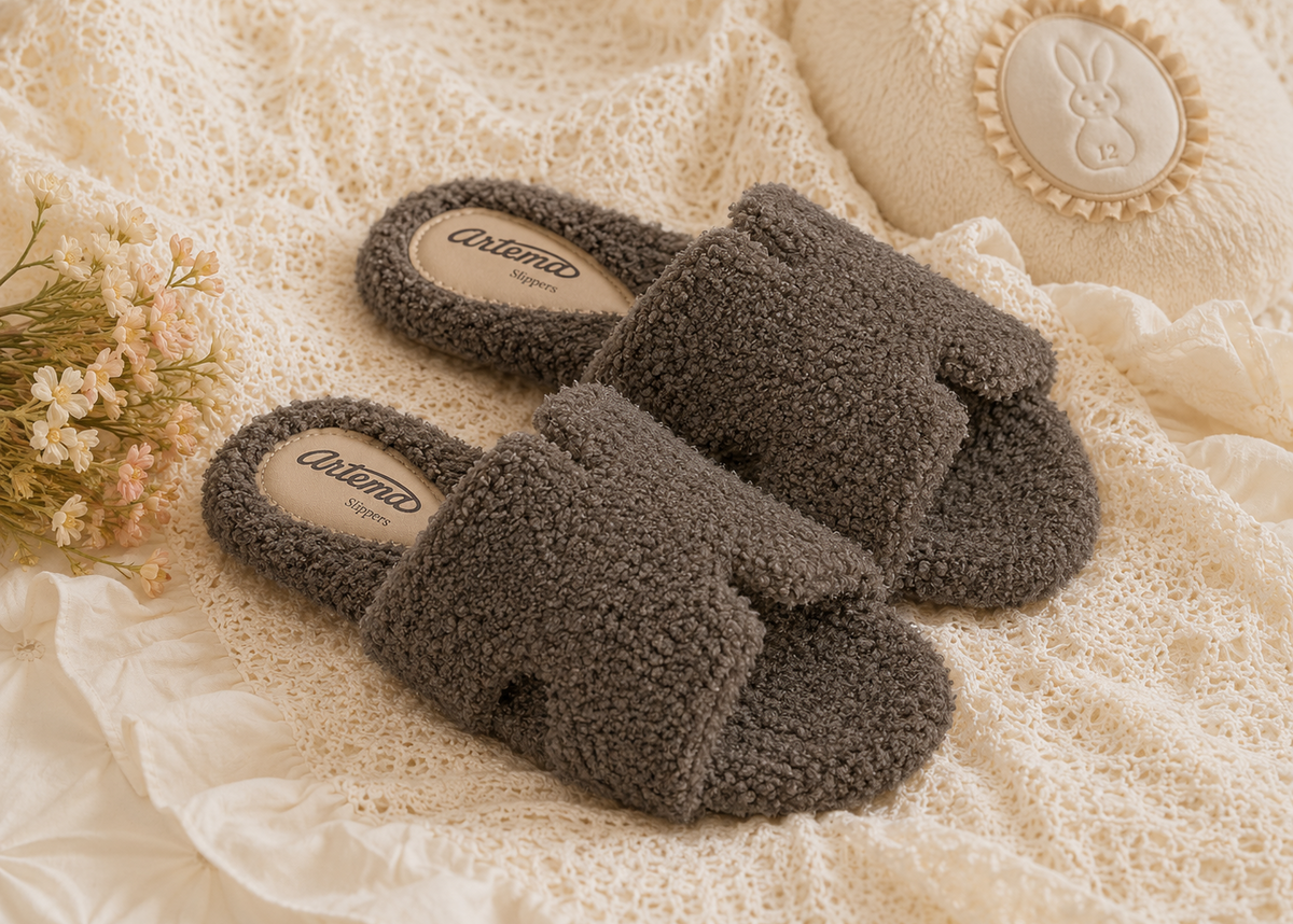 Pantufa Alice marrom felpudo Artema