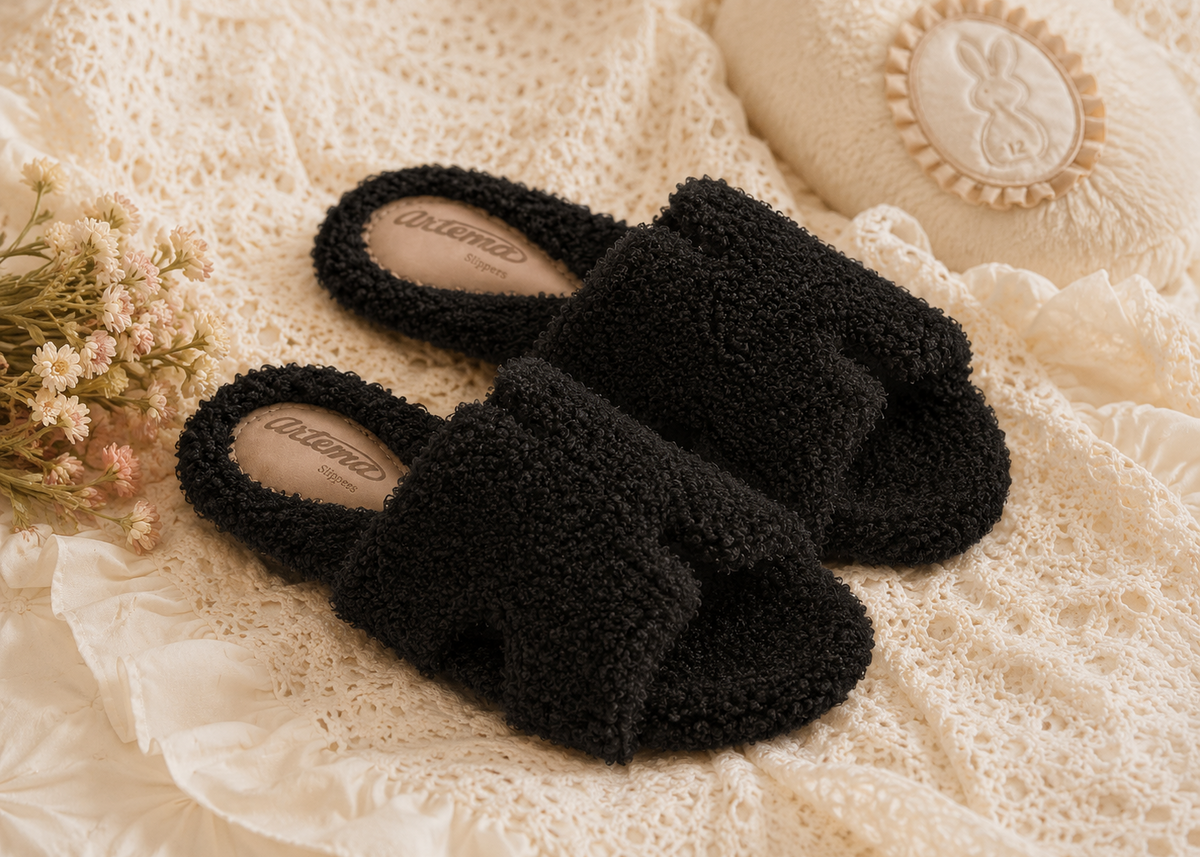 Pantufa Alice preto felpudo Artema