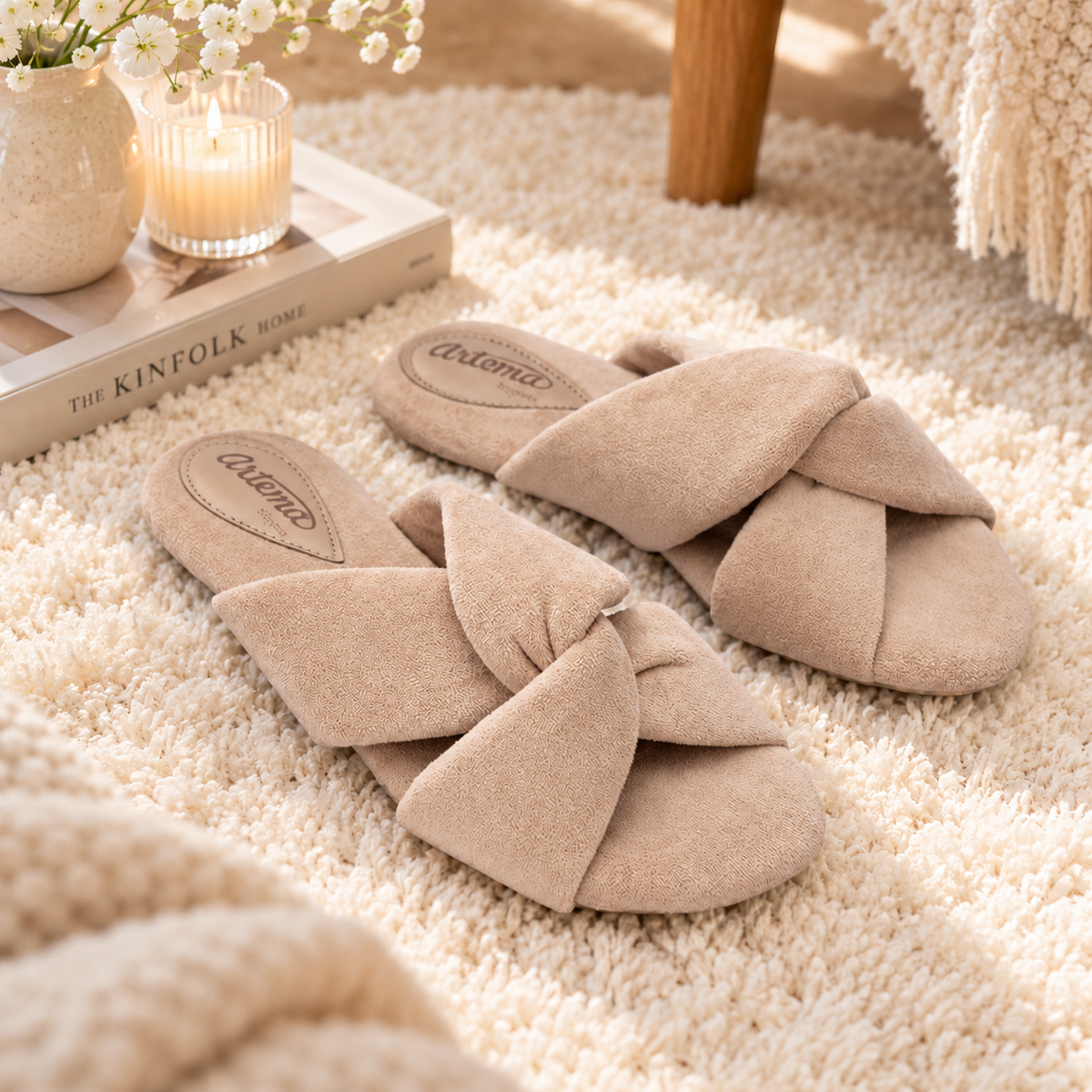 Pantufa Bege Laura Artema